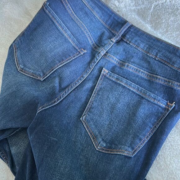 Super-Skinny Jeans - Picture 5 of 6